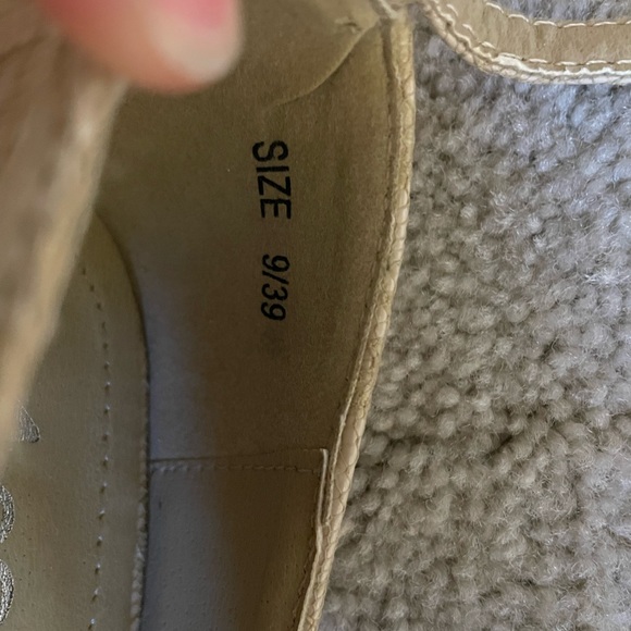 Size 9 cream lace wedge heels - Picture 3 of 3